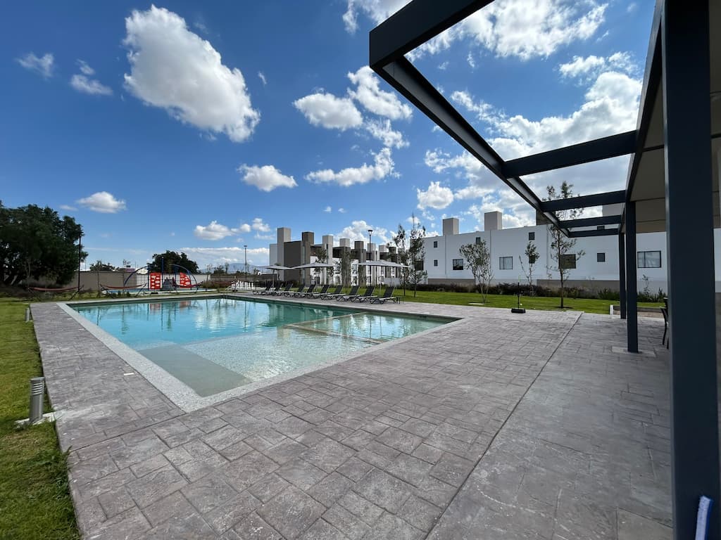 Abeto - alberca Abeto - alberca